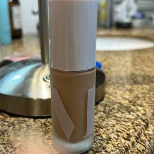 Morphe 13n light form extended hydration foundation. Swatched